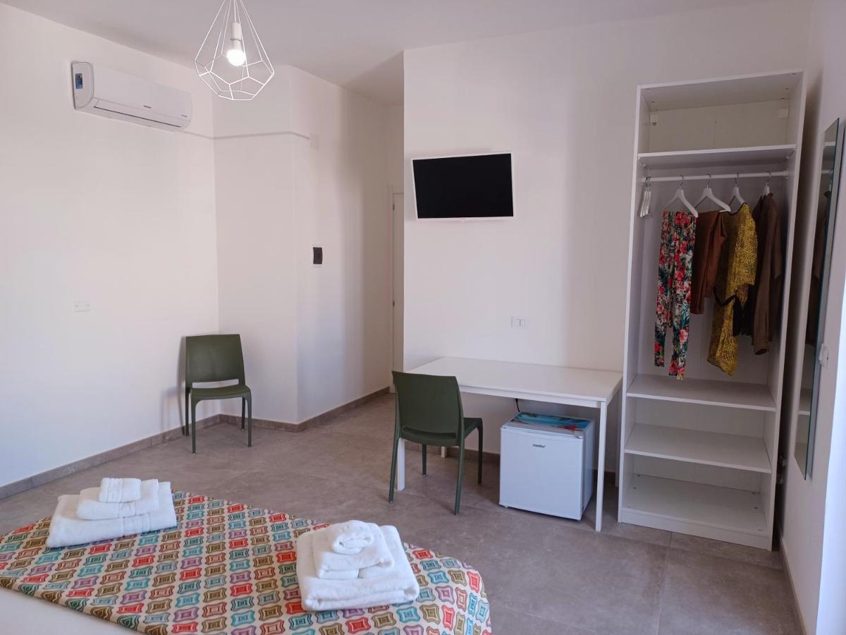 House Salento Central Rooms ตอร์เร ซาน จิโอวานนิ อูเจนโต ภายนอก รูปภาพ
