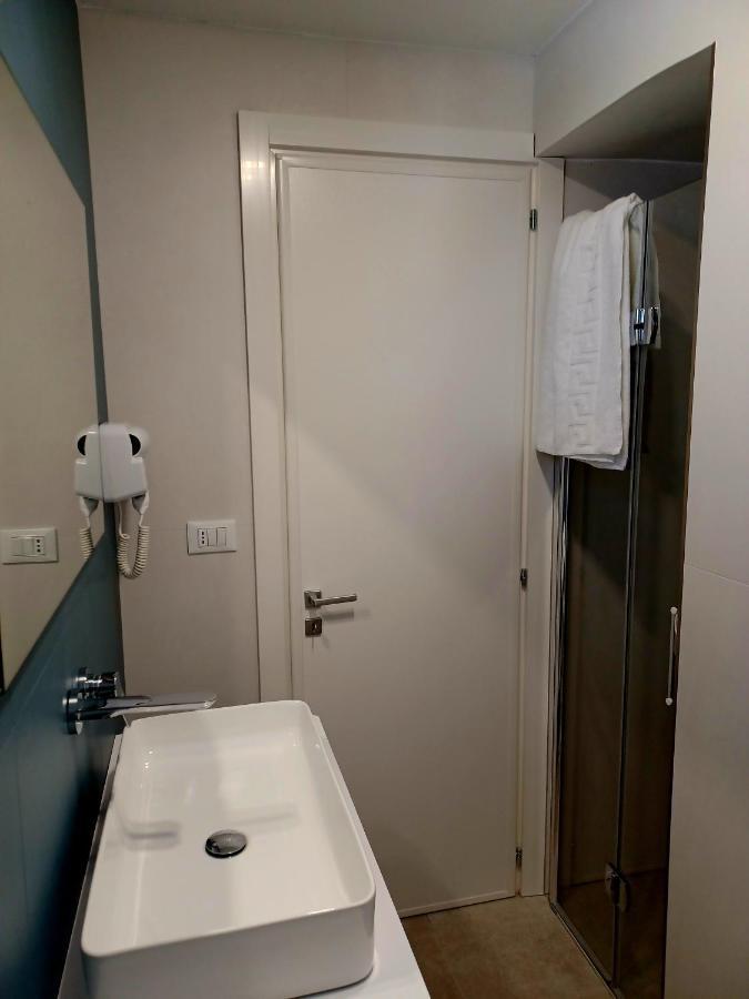 House Salento Central Rooms ตอร์เร ซาน จิโอวานนิ อูเจนโต ภายนอก รูปภาพ