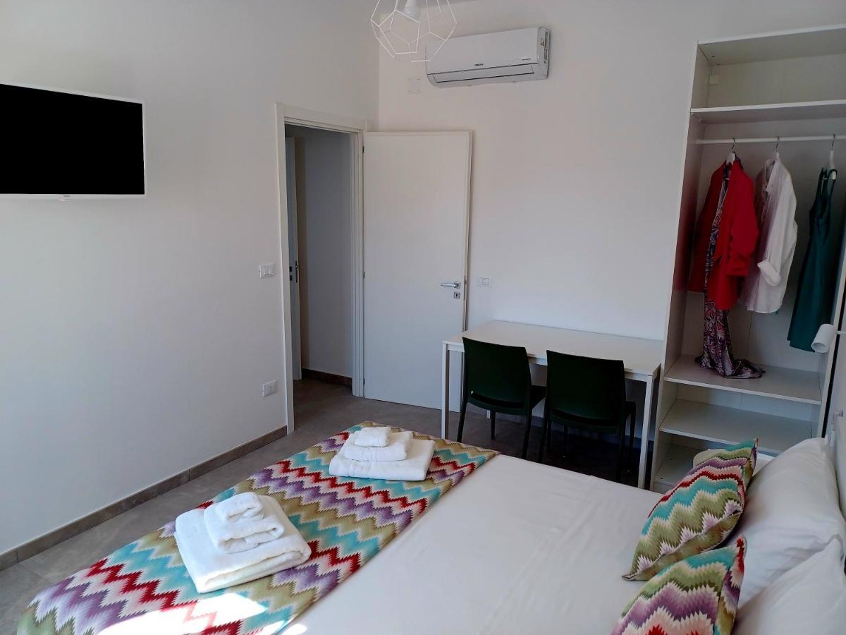 House Salento Central Rooms ตอร์เร ซาน จิโอวานนิ อูเจนโต ภายนอก รูปภาพ